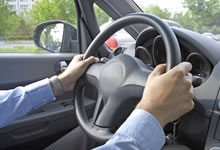 友人が運転する車に同乗して事故に遭った